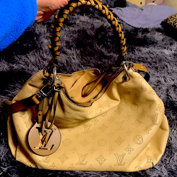 Handbags Louis Vuitton Galet Monogram Mahina Leather Beaubourg Hobo MM Bag - Picture 1 of 5